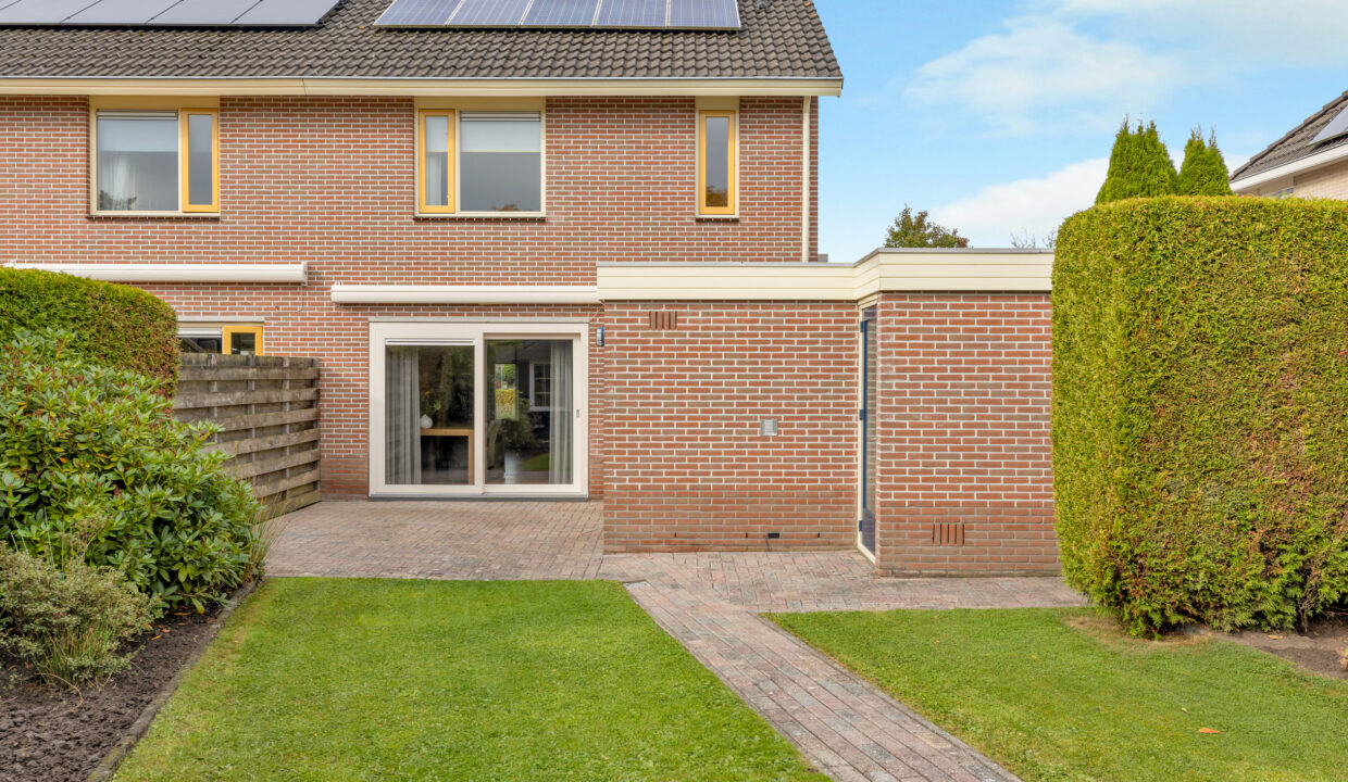 10-Achtertuin-03