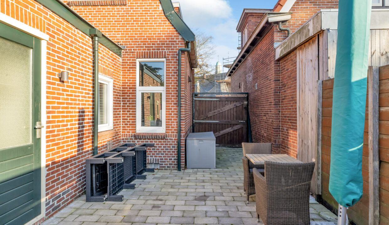10-Achtertuin-01