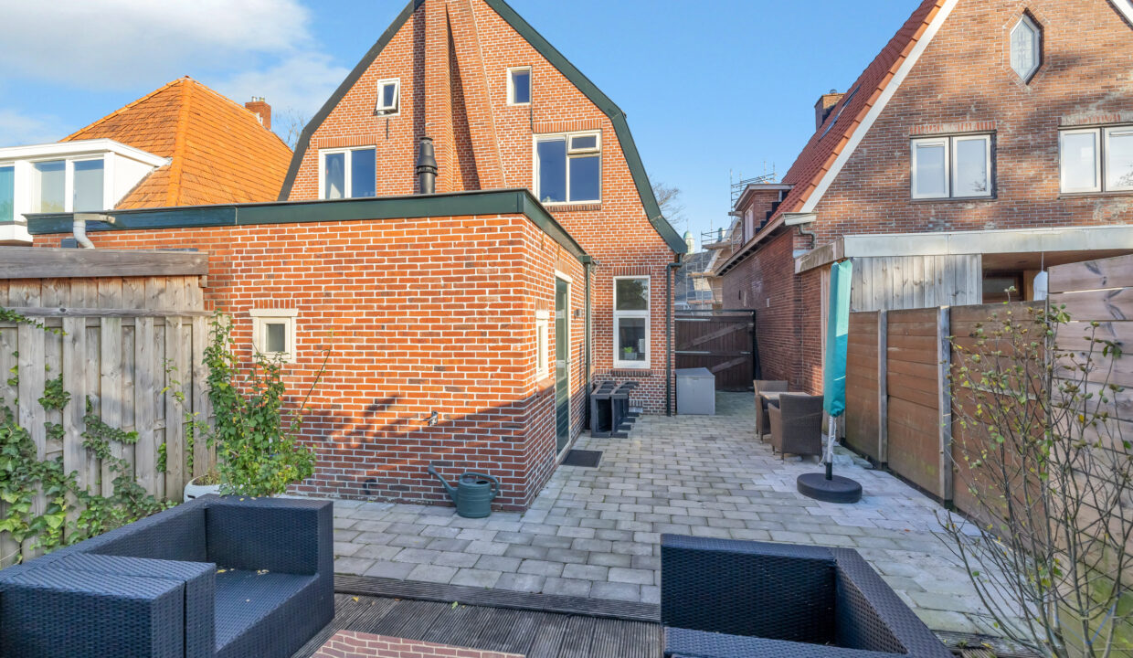 10-Achtertuin-02
