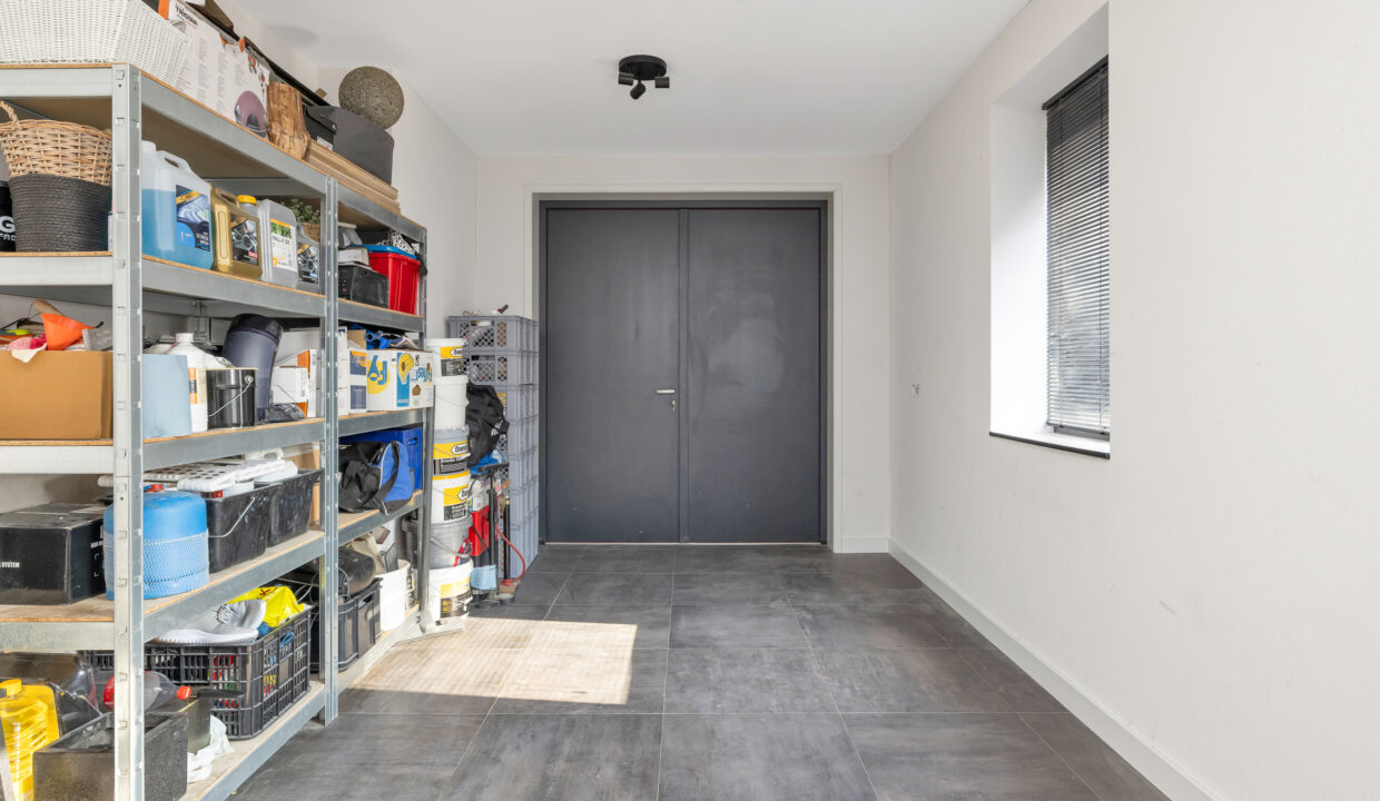 09-Garage-02