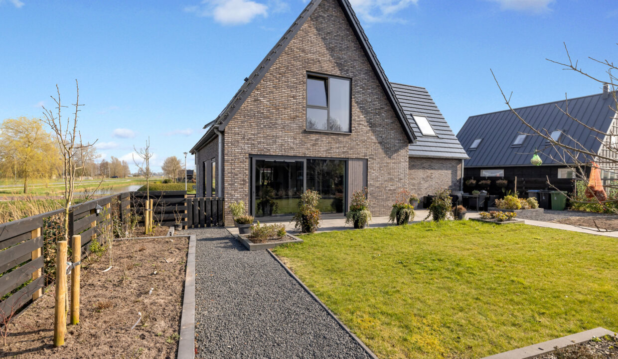 10-Achtertuin-02